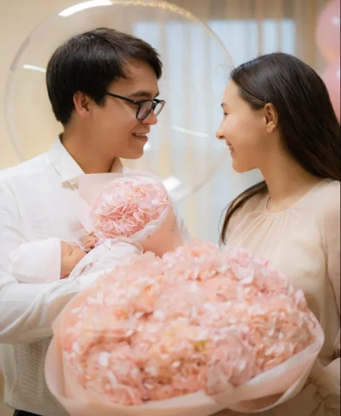 Торжественная выписка из роддома | Подарочный сертификат